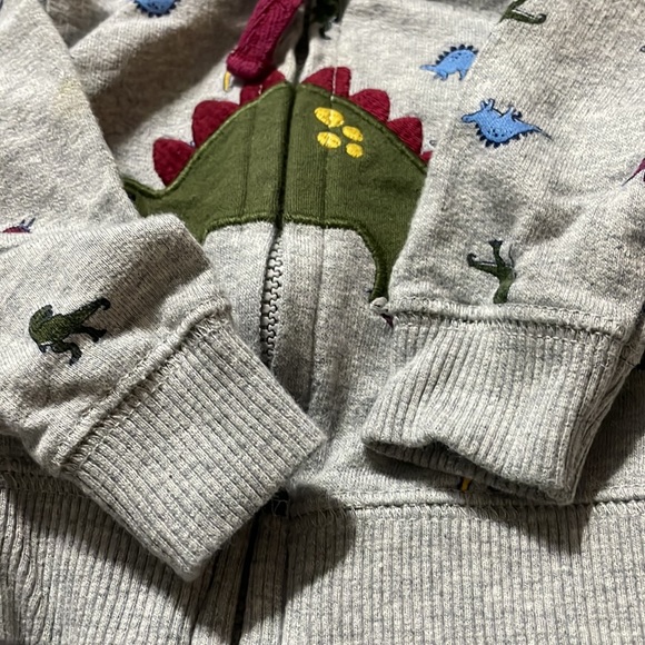 ⭐️4/$20⭐️ Dinosaur Zip-up Hoodie Newborn - Picture 3 of 5